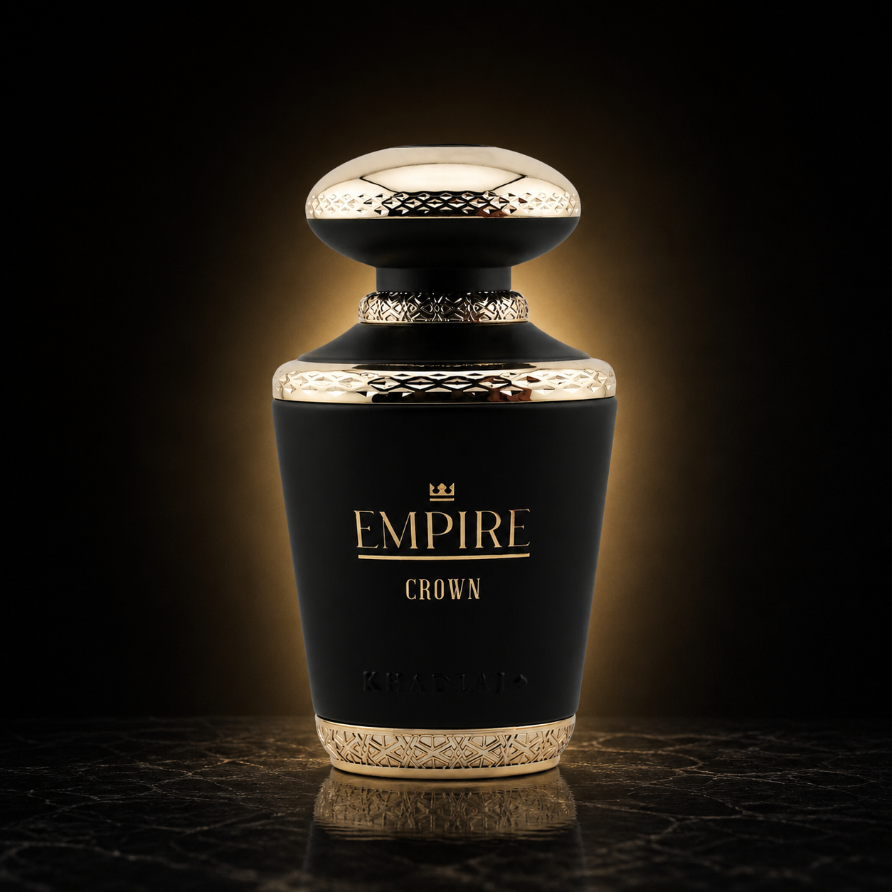 Empire Crown da Khadlaj em cenário editorial preto e dourado