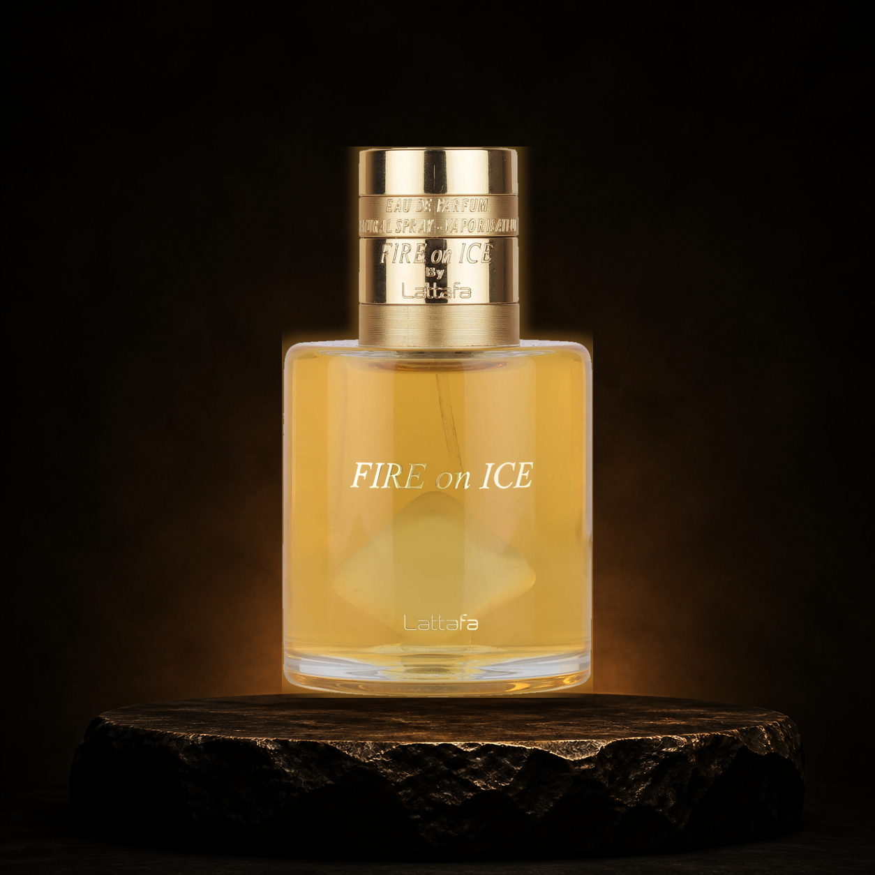 Fire on Ice — Lattafa em cenário editorial premium preto e dourado