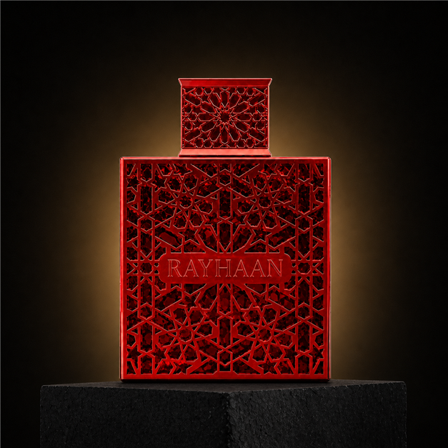 Crimson — Rayhaan em cenário editorial premium preto e dourado