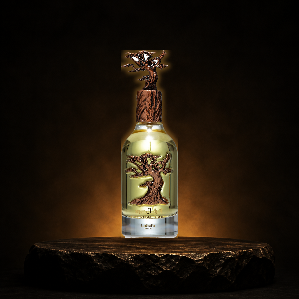 Eternal Oud — Lattafa em cenário editorial premium preto e dourado