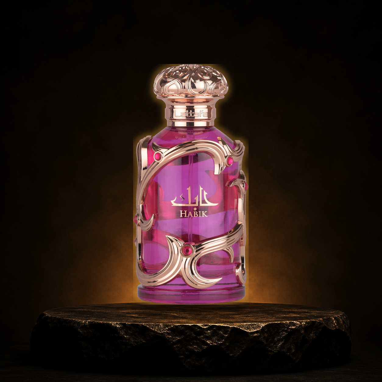 Habik for women — Lattafa em cenário editorial premium preto e dourado