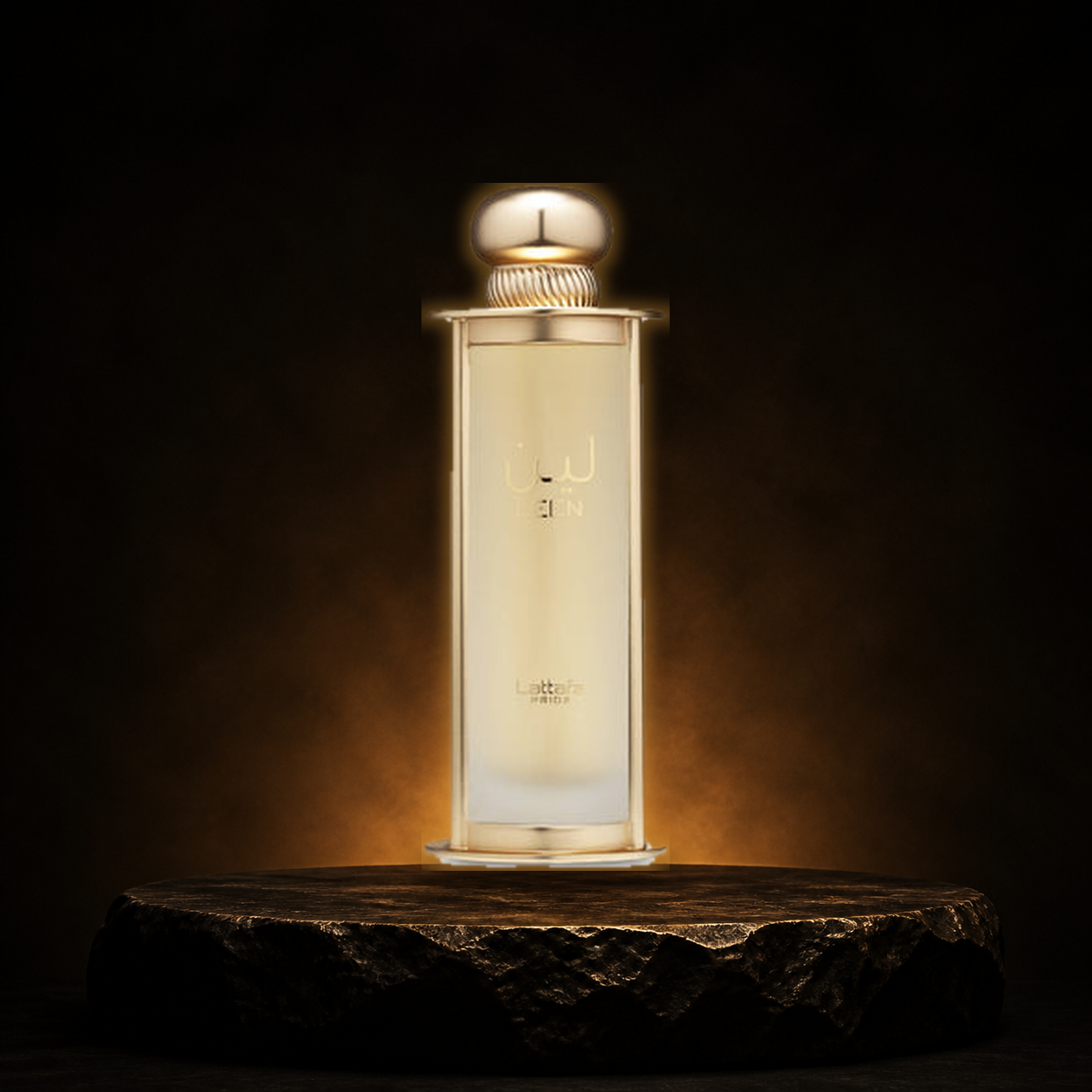 Leen — Lattafa em cenário editorial premium preto e dourado