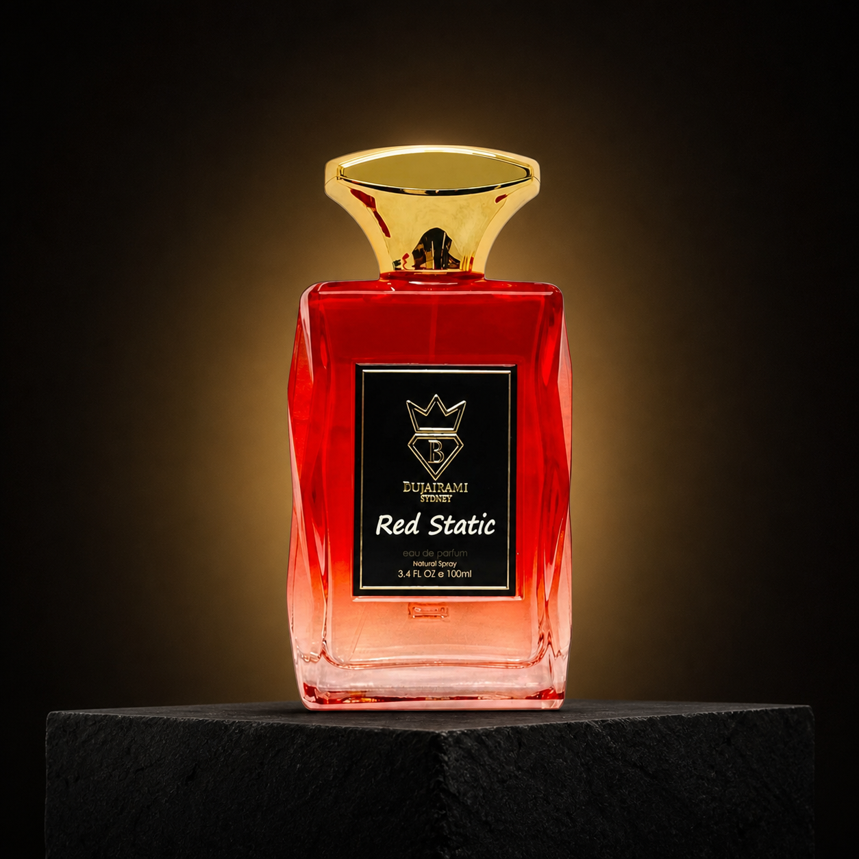 Red Static — Bujairami em cenário editorial premium preto e dourado